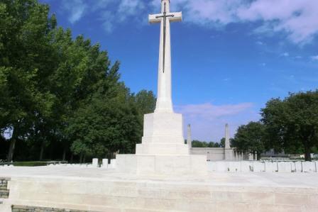 CIMG8325 Sep 5 2017 Vis en Artois British Cemetery Cross of Remembrance