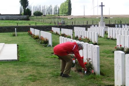 CIMG8343 Sep 5 2017 Pieter placing flags at Lowther grave at Moeuvres Communal Cemetery Extension