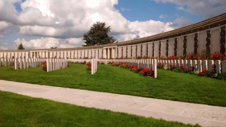 IMG_20170909_153120338 Sep 9 2017 Tyne Cot Cemetery graves with wall of those with no known grave